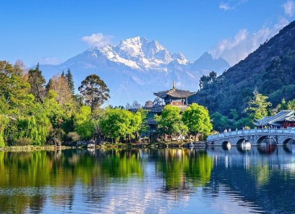 Explore redspokes' China Bicycle Tours
